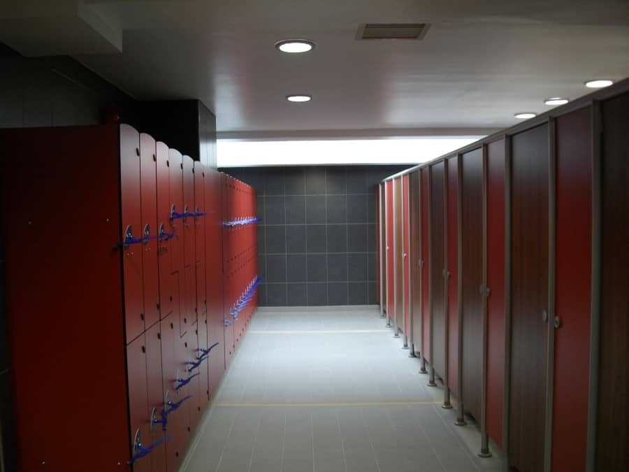 Parr Swimming Pool & Fitness Centre Changing Room